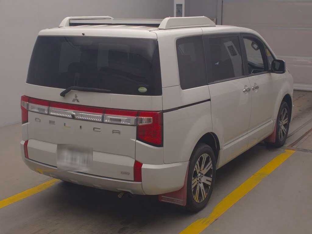 MITSUBISHI DELICA D:5