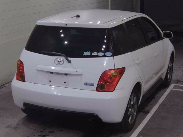 TOYOTA IST