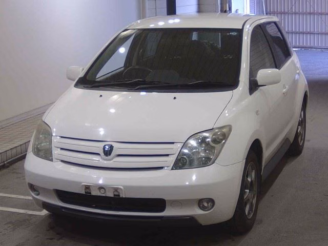 TOYOTA IST