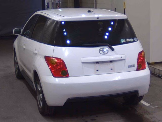 TOYOTA IST