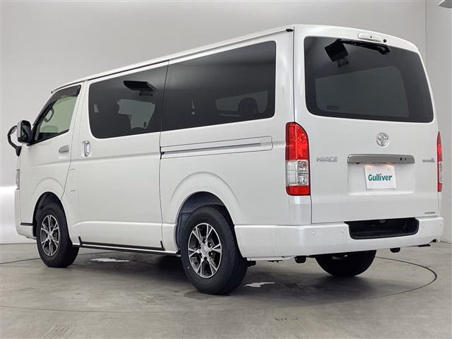 TOYOTA REGIUS ACE