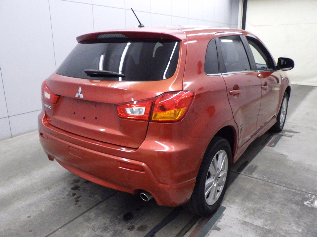 MITSUBISHI RVR