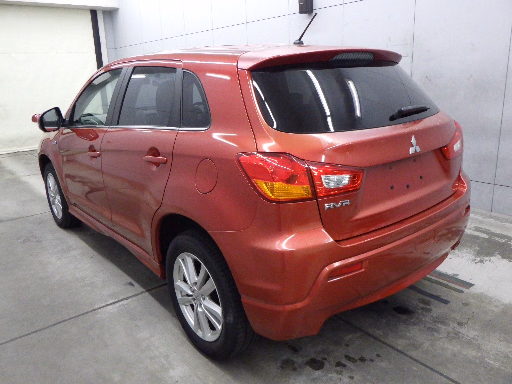 MITSUBISHI RVR
