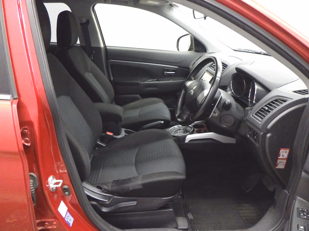 MITSUBISHI RVR
