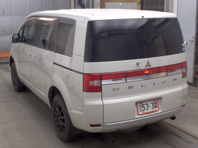 MITSUBISHI DELICA D:5