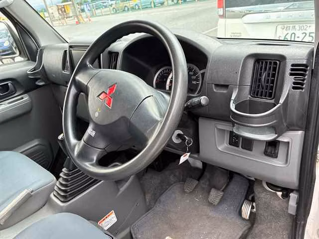 MITSUBISHI MINICAB