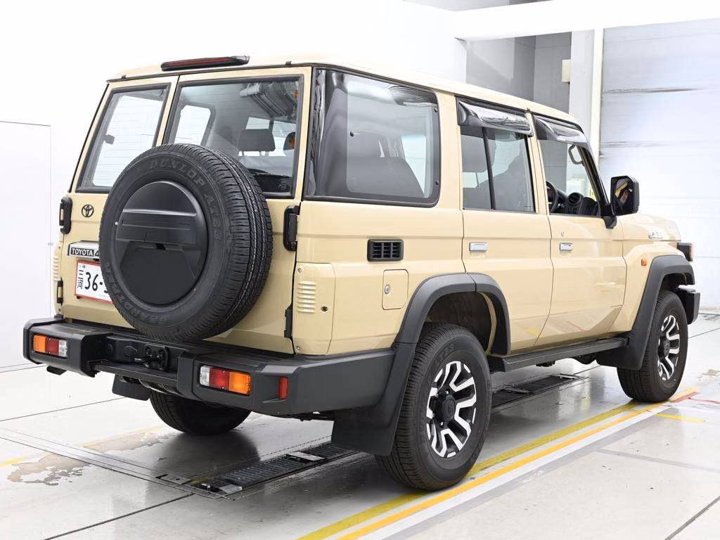 TOYOTA LAND CRUISER