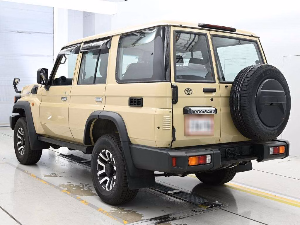TOYOTA LAND CRUISER