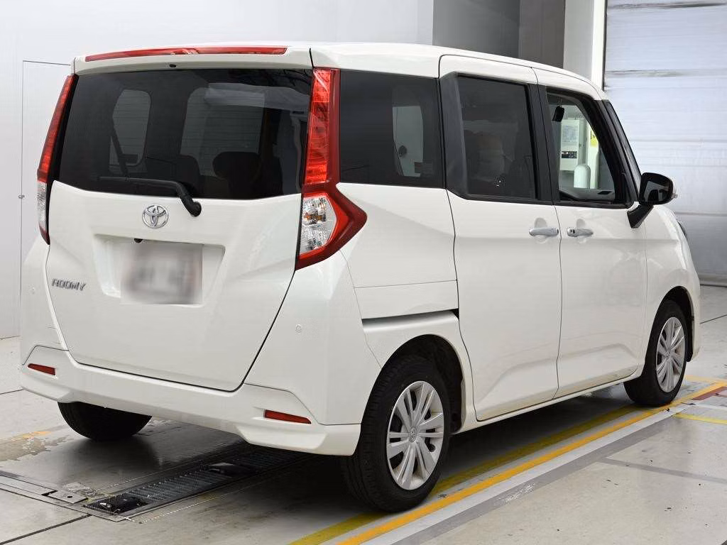 TOYOTA ROOMY
