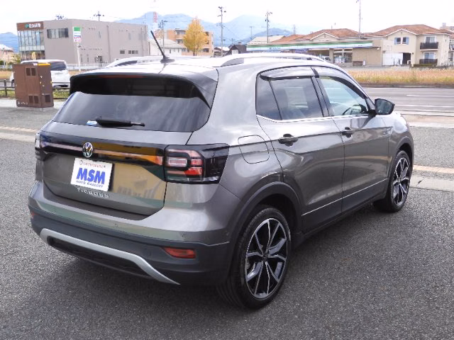 VOLKSWAGEN T-CROSS