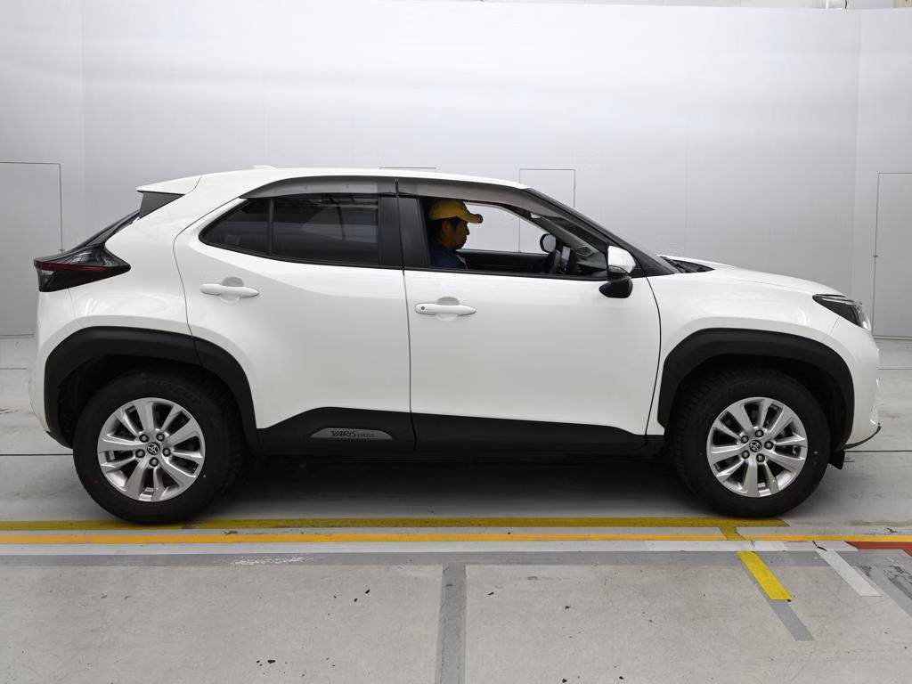 TOYOTA YARIS CROSS