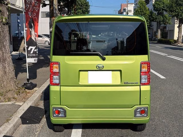 DAIHATSU WAKE