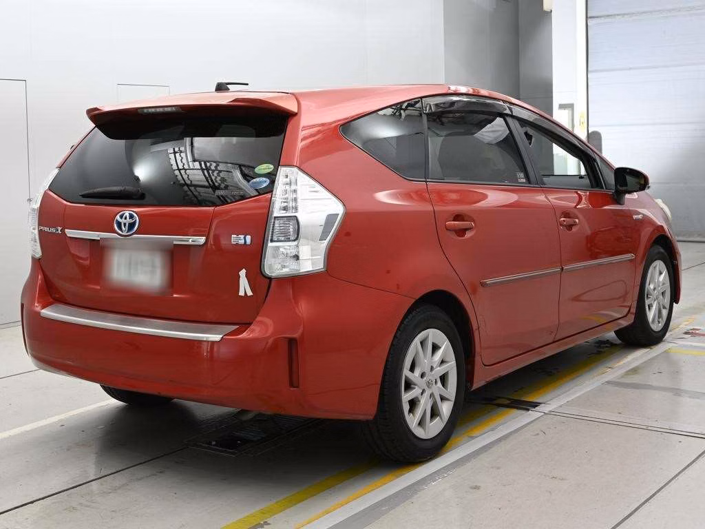 TOYOTA PRIUS ALPHA