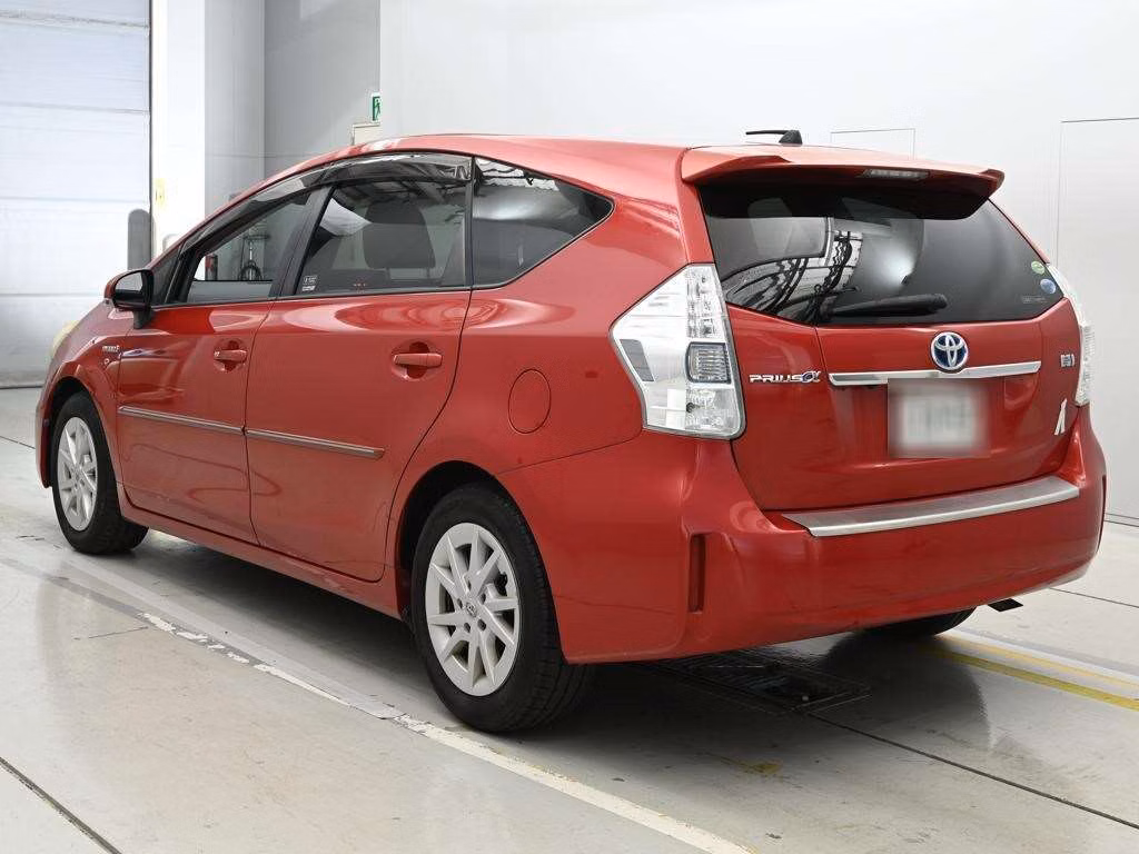 TOYOTA PRIUS ALPHA
