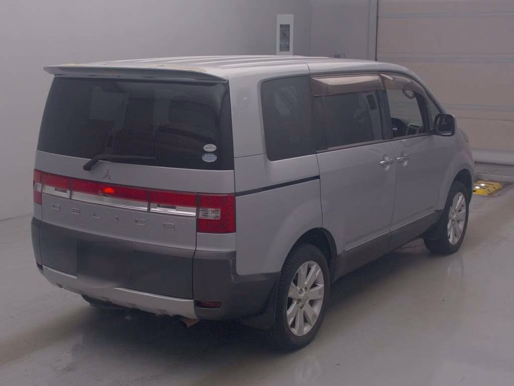 MITSUBISHI DELICA D:5