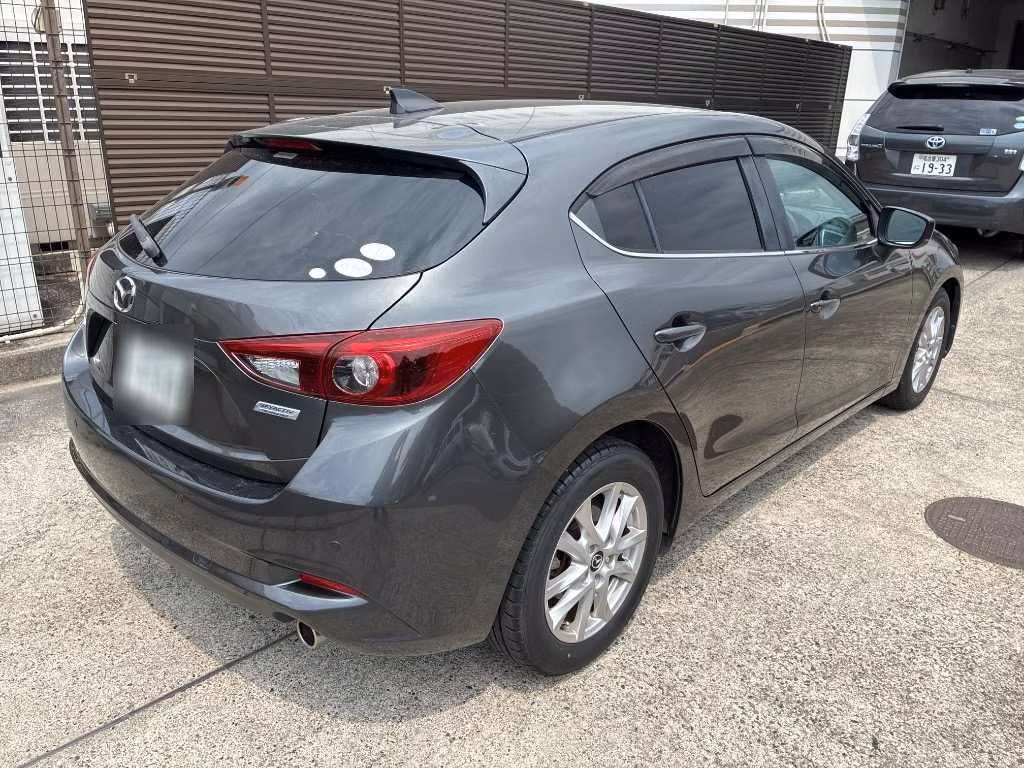 MAZDA AXELA