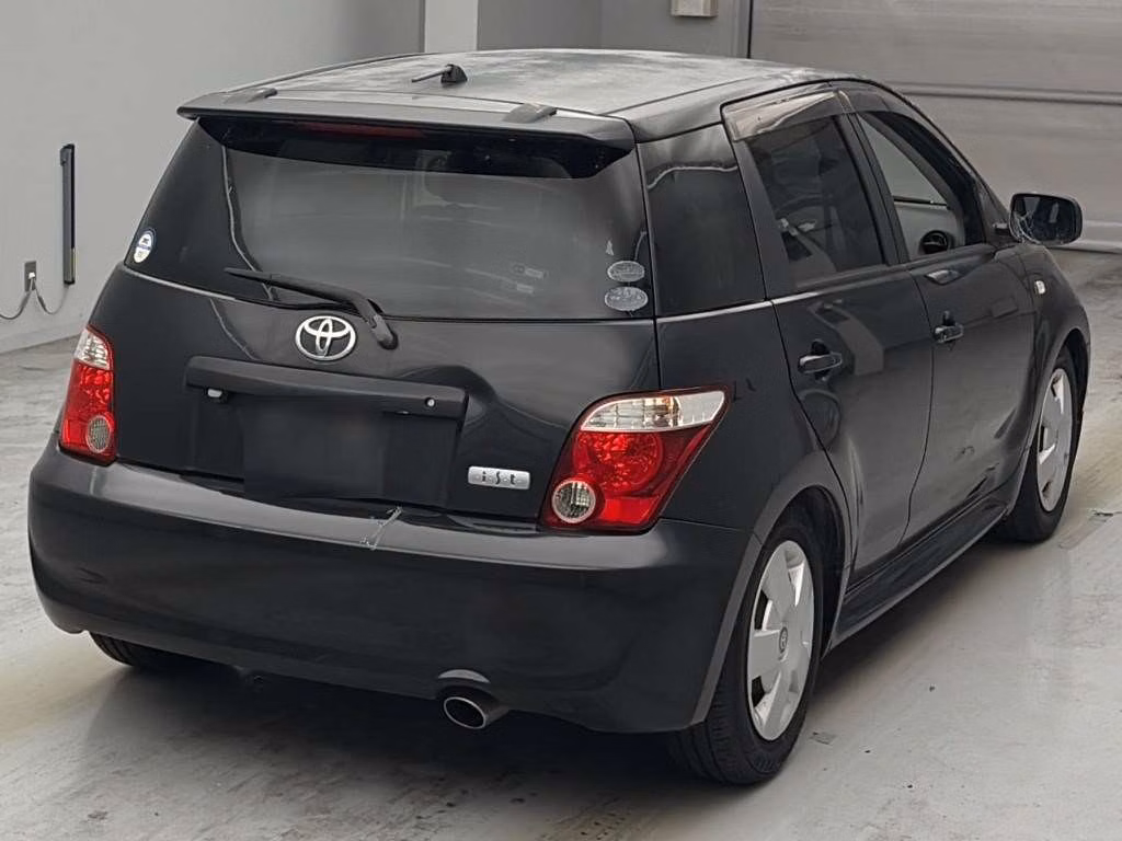 TOYOTA IST