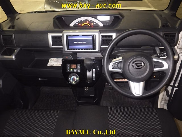 DAIHATSU WAKE
