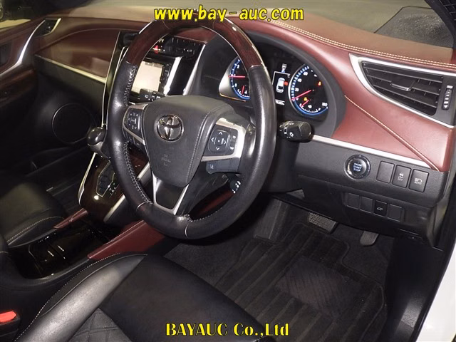 TOYOTA HARRIER