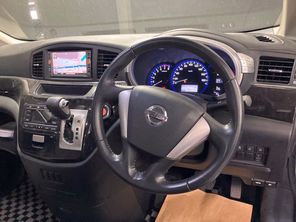 NISSAN ELGRAND