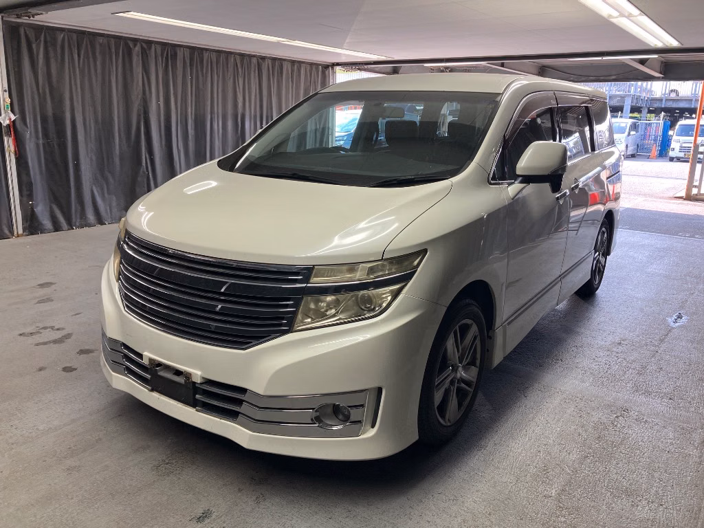 NISSAN ELGRAND
