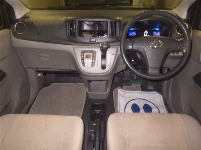 TOYOTA PIXIS EPOCH