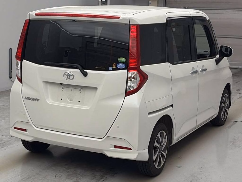 TOYOTA ROOMY