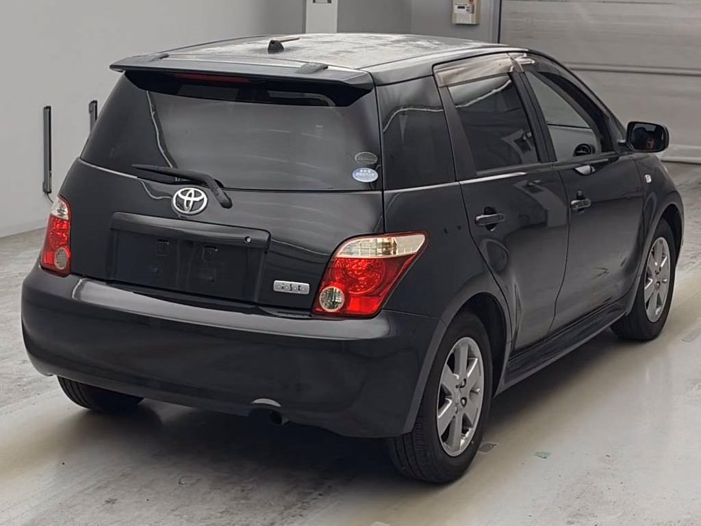 TOYOTA IST