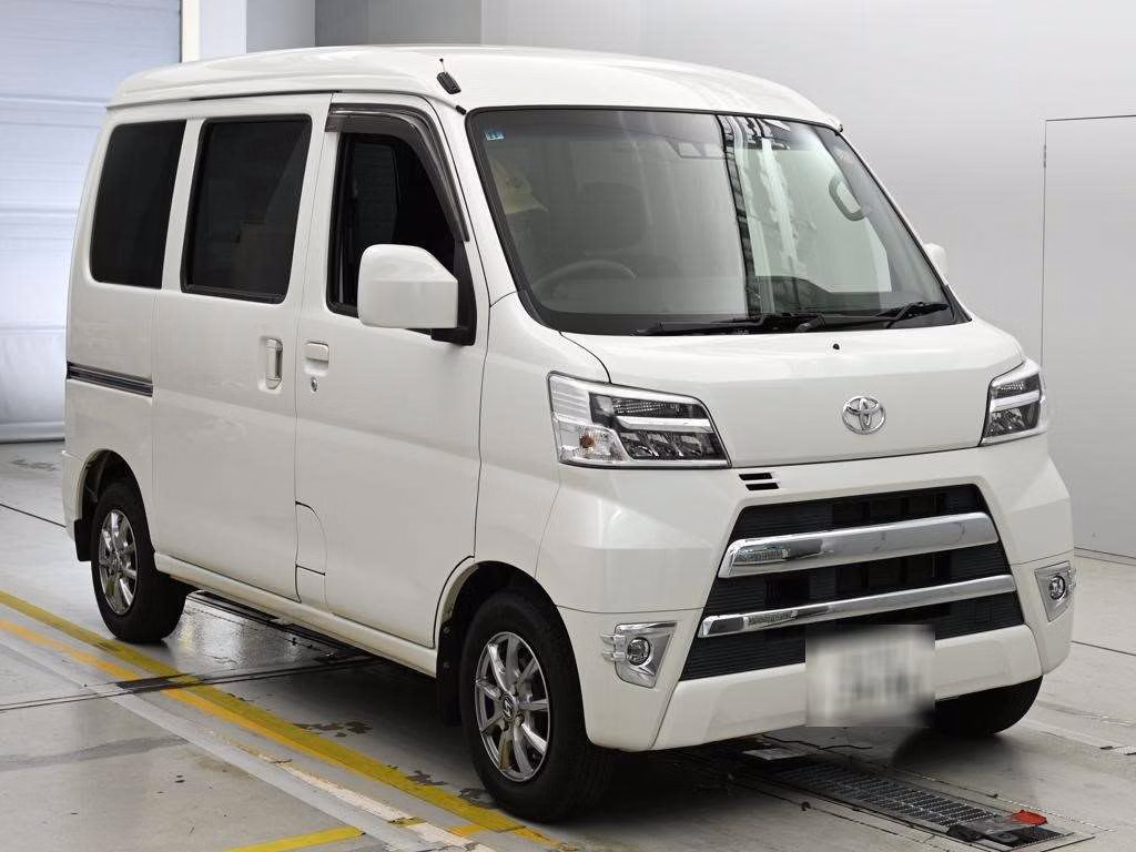 TOYOTA PIXIS VAN