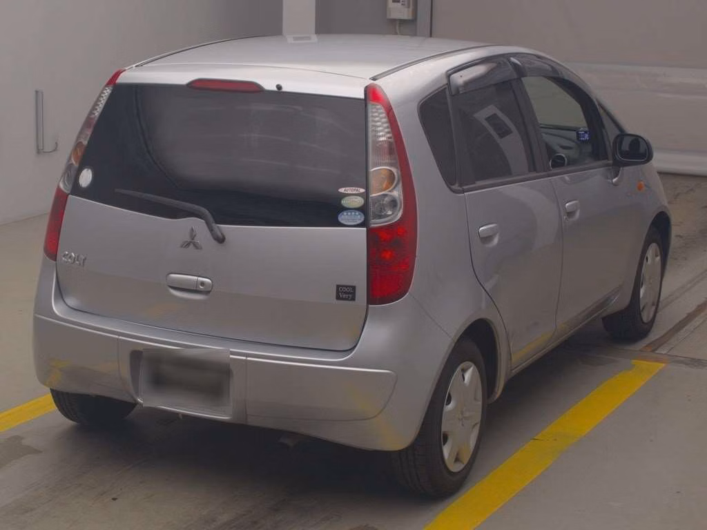 MITSUBISHI COLT