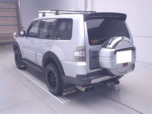 MITSUBISHI PAJERO