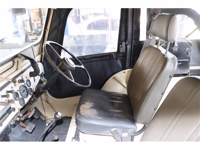 MITSUBISHI JEEP