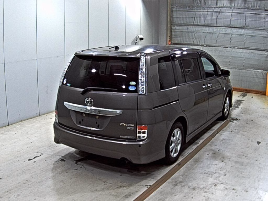 TOYOTA ISIS