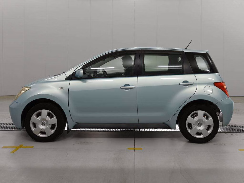 TOYOTA IST