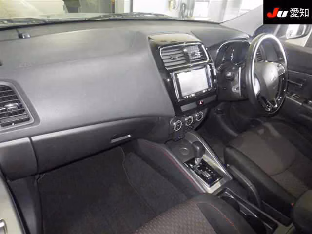 MITSUBISHI RVR