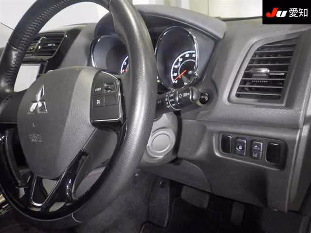MITSUBISHI RVR