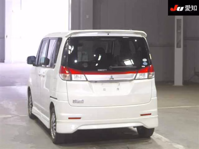 MITSUBISHI DELICA D:2