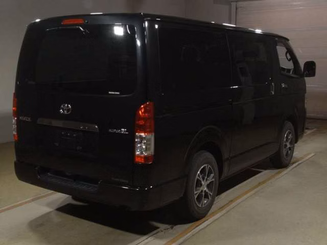 TOYOTA REGIUS ACE