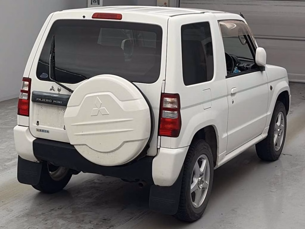 MITSUBISHI PAJERO MINI
