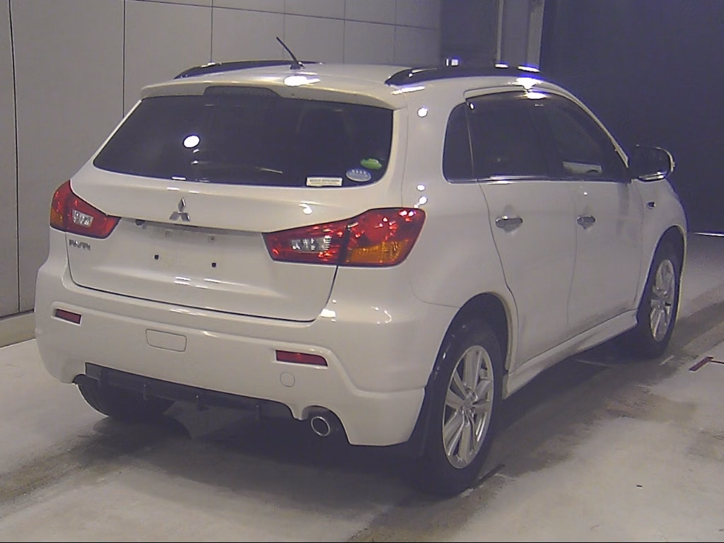 MITSUBISHI RVR