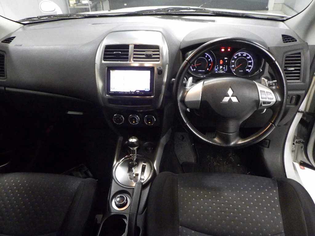 MITSUBISHI RVR