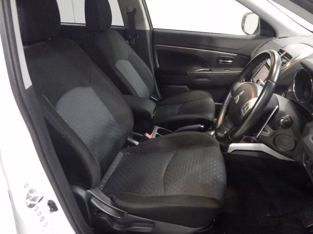 MITSUBISHI RVR