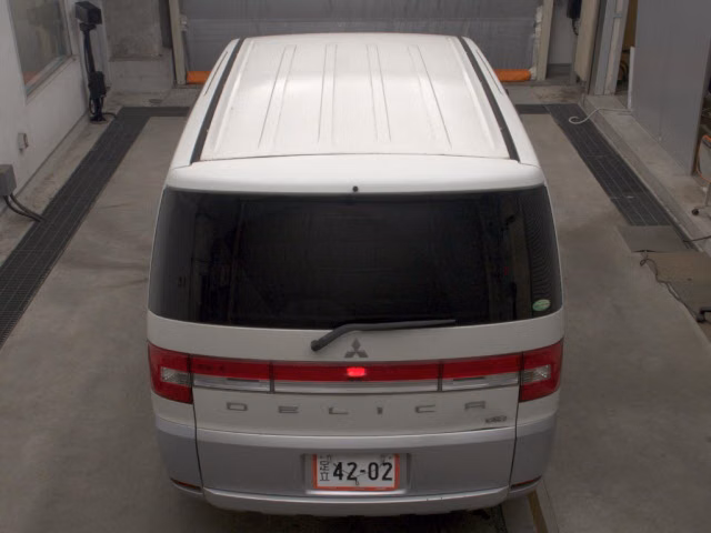 MITSUBISHI DELICA D:5