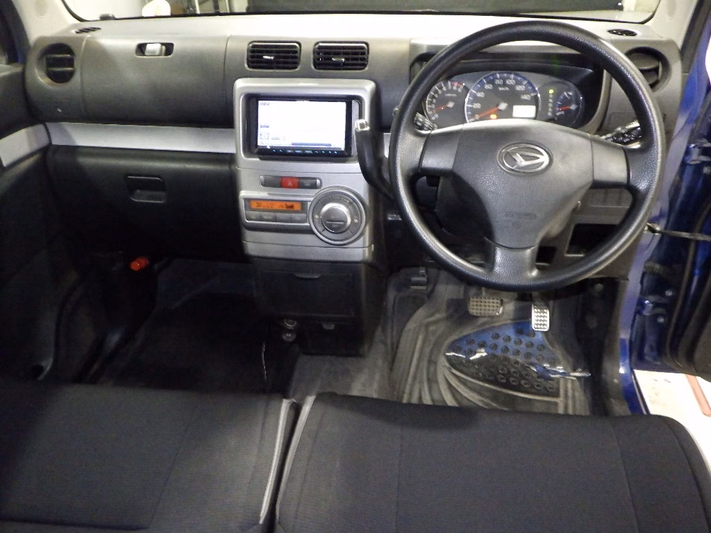 DAIHATSU MOVE CONTE