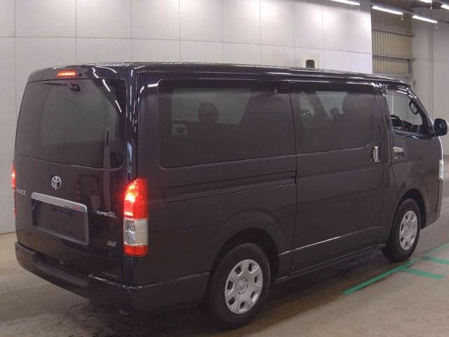 TOYOTA REGIUS ACE