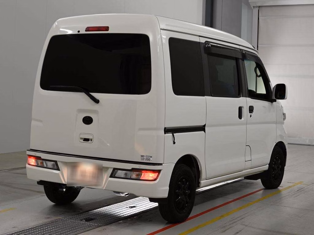 TOYOTA PIXIS VAN