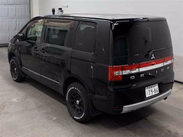 MITSUBISHI DELICA D:5