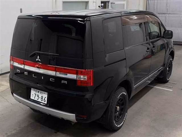 MITSUBISHI DELICA D:5