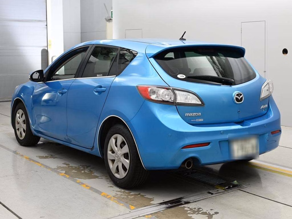 MAZDA AXELA
