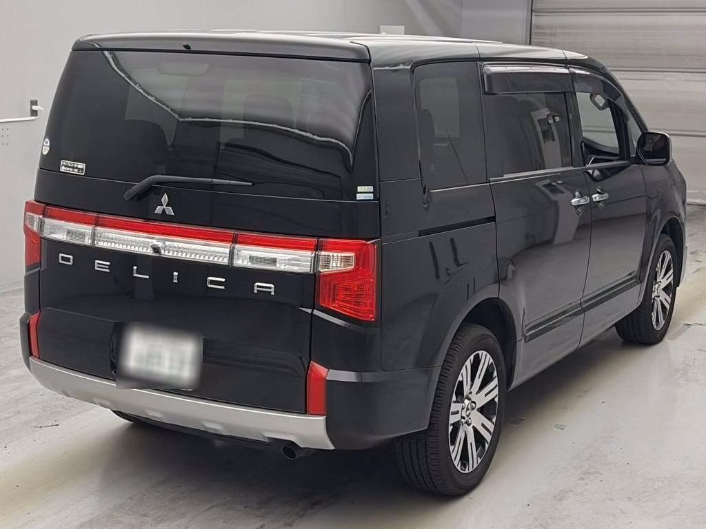 MITSUBISHI DELICA D:5
